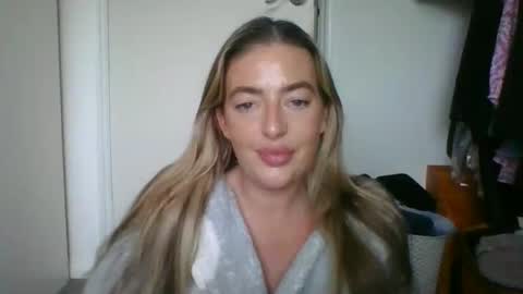 Snapshot of rubyredxxxoxxx chatting on November 27, 3:03 pm rubyredxxxoxxx online show from November 27, 3:03 pm