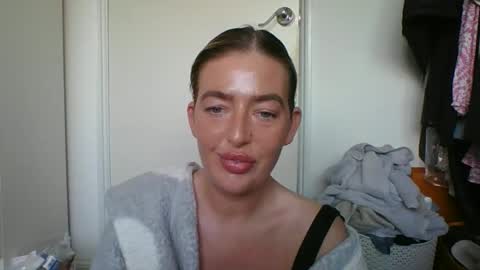 Snapshot of rubyredxxxoxxx chatting on December 3, 10:24 am rubyredxxxoxxx online show from December 3, 10:24 am