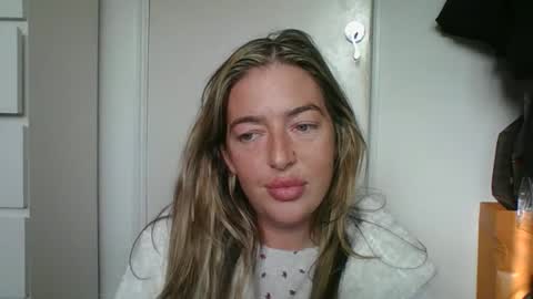 rubyredxxxoxxx online show from March 25, 8:31 am