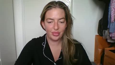 rubyredxxxoxxx online show from April 11, 8:18 am