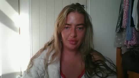 Snapshot of rubyredxxxoxxx chatting on May 24, 6:07 am rubyredxxxoxxx online show from May 24, 6:07 am