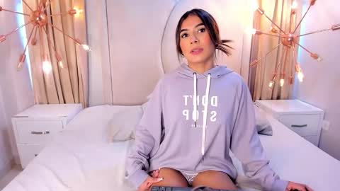 Snapshot of rubyrouge_ chatting on November 12, 7:35 pm Ruby online show from November 12, 7:35 pm