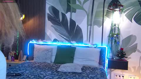 Snapshot of rubyvalen chatting on January 2, 1:06 am Ruby online show from January 2, 1:06 am