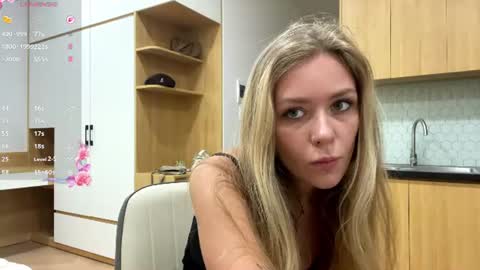 Snapshot of rudygartenmayer chatting on August 5, 12:52 pm KaY online show from August 5, 12:52 pm
