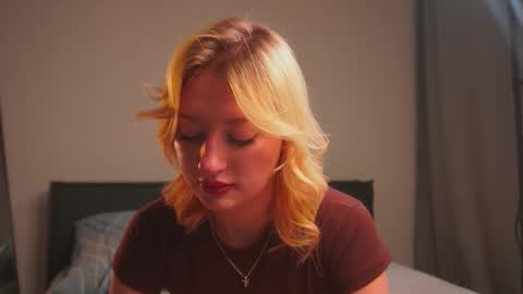 Mila online show from October 15, 3:45 pm