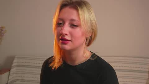 Mila online show from October 28, 4:05 am