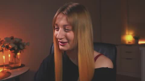 Mila online show from April 19, 6:10 pm