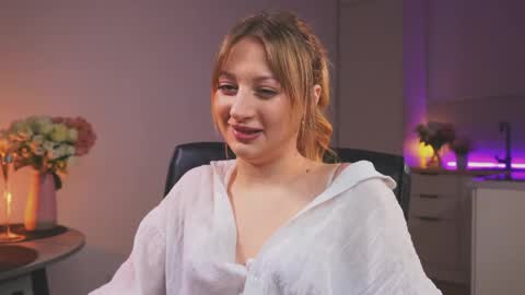 Mila online show from April 23, 4:20 pm