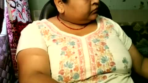 Snapshot of rupali616396 chatting on July 2, 8:31 am rupali616396 online show from July 2, 8:31 am