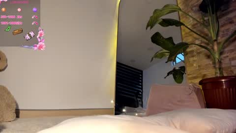 Lorenn online show from January 8, 10:37 pm