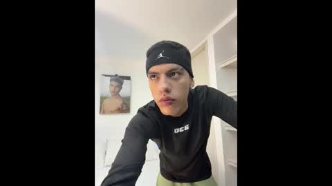  R U S S E L L  online show from November 26, 1:50 am