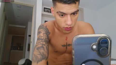  R U S S E L L  online show from December 18, 12:06 am