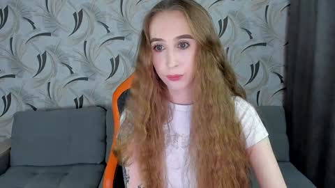 Snapshot of rut___willis chatting on December 11, 2:30 am MiR online show from December 11, 2:30 am