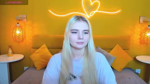 Snapshot of ruthbryant chatting on November 15, 12:41 am ruthbryant online show from November 15, 12:41 am