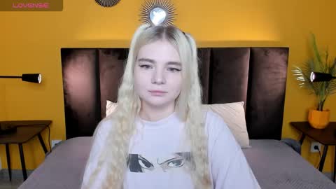 Snapshot of ruthbryant chatting on November 24, 12:32 am ruthbryant online show from November 24, 12:32 am