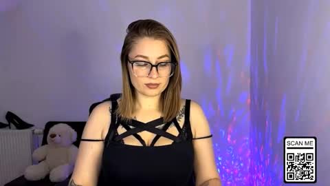 Snapshot of ruthless_111 chatting on November 12, 7:57 pm Nika online show from November 12, 7:57 pm