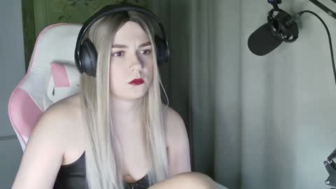 Snapshot of ruthsimp chatting on January 26, 6:37 pm Tanyushka online show from January 26, 6:37 pm