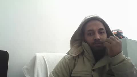 Snapshot of rwb17 chatting on January 1, 3:35 pm rwb17 online show from January 1, 3:35 pm