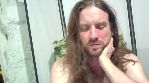 Snapshot of rwb1982 chatting on May 11, 10:40 pm rwb1982 online show from May 11, 10:40 pm