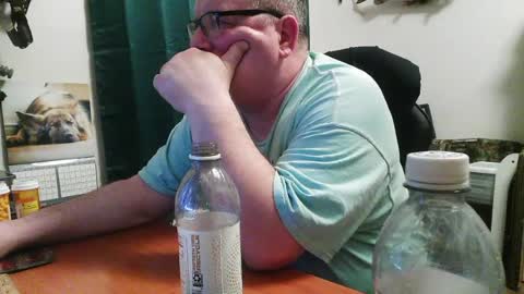 Snapshot of rwzar_1965 chatting on June 22, 3:08 am rwzar_1965 online show from June 22, 3:08 am