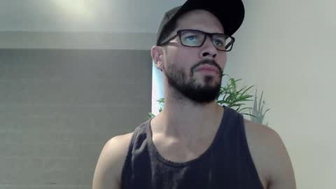 Snapshot of ryan_chatter chatting on May 11, 1:22 am Ryan online show from May 11, 1:22 am