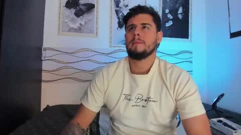 Snapshot of ryan_evannss_ chatting on June 24, 12:26 pm Ryan Evannss online show from June 24, 12:26 pm