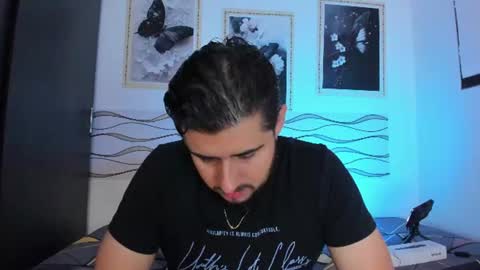Snapshot of ryan_evannss_ chatting on July 4, 12:22 pm Ryan Evannss online show from July 4, 12:22 pm