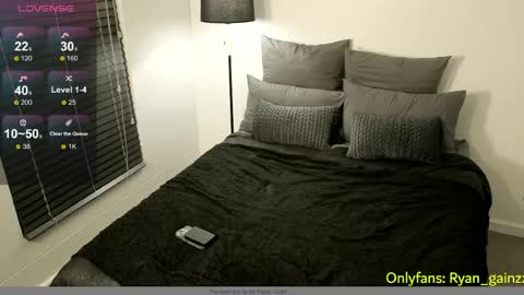 Ryan gainzz online show from April 28, 6:24 pm