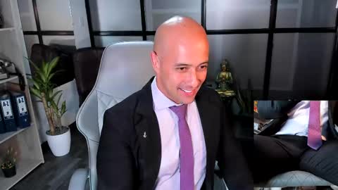 Snapshot of ryan_master_ chatting on December 12, 10:20 pm ryan_master_ online show from December 12, 10:20 pm