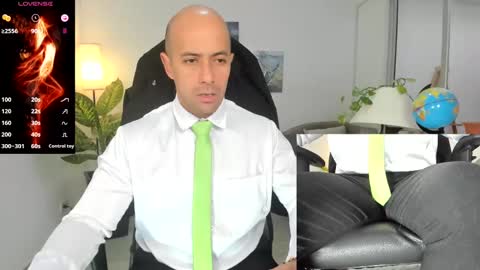 Snapshot of ryan_master_ chatting on December 23, 1:03 pm ryan_master_ online show from December 23, 1:03 pm