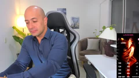 Snapshot of ryan_master_ chatting on December 31, 8:04 am ryan_master_ online show from December 31, 8:04 am