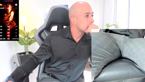 Snapshot of ryan_master_ chatting on January 2, 4:02 pm ryan_master_ online show from January 2, 4:02 pm