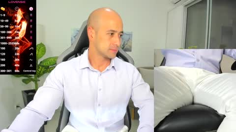 Snapshot of ryan_master_ chatting on January 4, 9:00 am ryan_master_ online show from January 4, 9:00 am