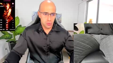 Snapshot of ryan_master_ chatting on January 7, 12:09 pm ryan_master_ online show from January 7, 12:09 pm