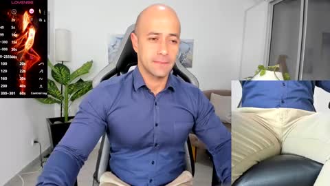 Snapshot of ryan_master_ chatting on January 8, 9:10 am ryan_master_ online show from January 8, 9:10 am