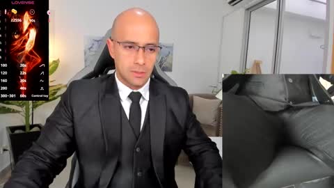 Snapshot of ryan_master_ chatting on January 10, 12:04 pm ryan_master_ online show from January 10, 12:04 pm