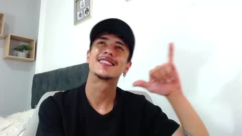 Snapshot of ryan_maxy chatting on January 15, 3:18 pm ryan online show from January 15, 3:18 pm