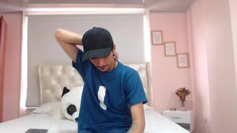 Snapshot of ryan_maxy chatting on January 19, 7:37 pm ryan online show from January 19, 7:37 pm