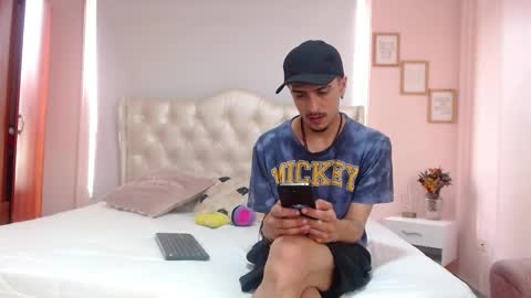 Snapshot of ryan_maxy chatting on February 1, 4:11 pm ryan online show from February 1, 4:11 pm