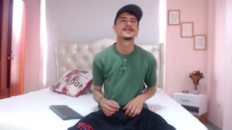 Snapshot of ryan_maxy chatting on February 4, 2:10 pm ryan online show from February 4, 2:10 pm