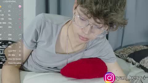 Snapshot of ryan_mckenzziee chatting on November 7, 6:35 am ryan online show from November 7, 6:35 am