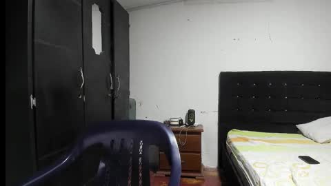 ryan_xc1 online show from November 12, 2:34 am