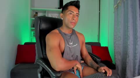 ryanboy30 online show from December 6, 3:33 pm