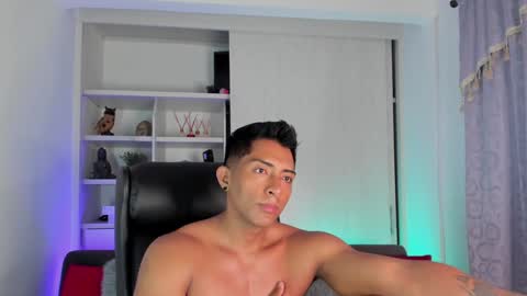 ryanboy30 online show from December 14, 3:47 pm