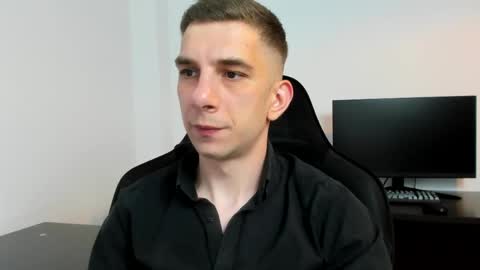 Snapshot of ryandusk chatting on May 15, 8:27 pm Andrew C. online show from May 15, 8:27 pm