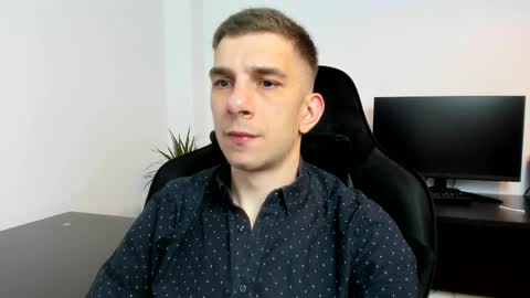 Snapshot of ryandusk chatting on May 17, 7:43 pm Andrew C. online show from May 17, 7:43 pm