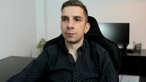 Snapshot of ryandusk chatting on May 30, 8:39 pm Andrew C. online show from May 30, 8:39 pm