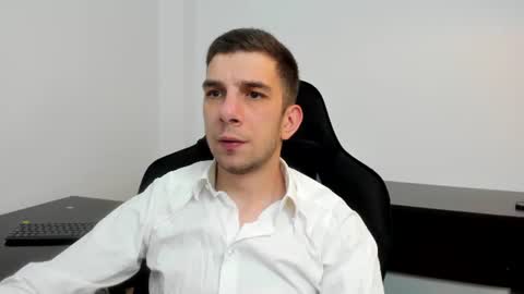Snapshot of ryandusk chatting on July 31, 8:41 pm Andrew C. online show from July 31, 8:41 pm