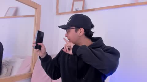 Snapshot of ryanfuller_ chatting on November 25, 11:43 am Ryan online show from November 25, 11:43 am