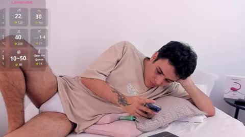 Snapshot of ryanfuller_ chatting on December 4, 10:29 pm Ryan online show from December 4, 10:29 pm